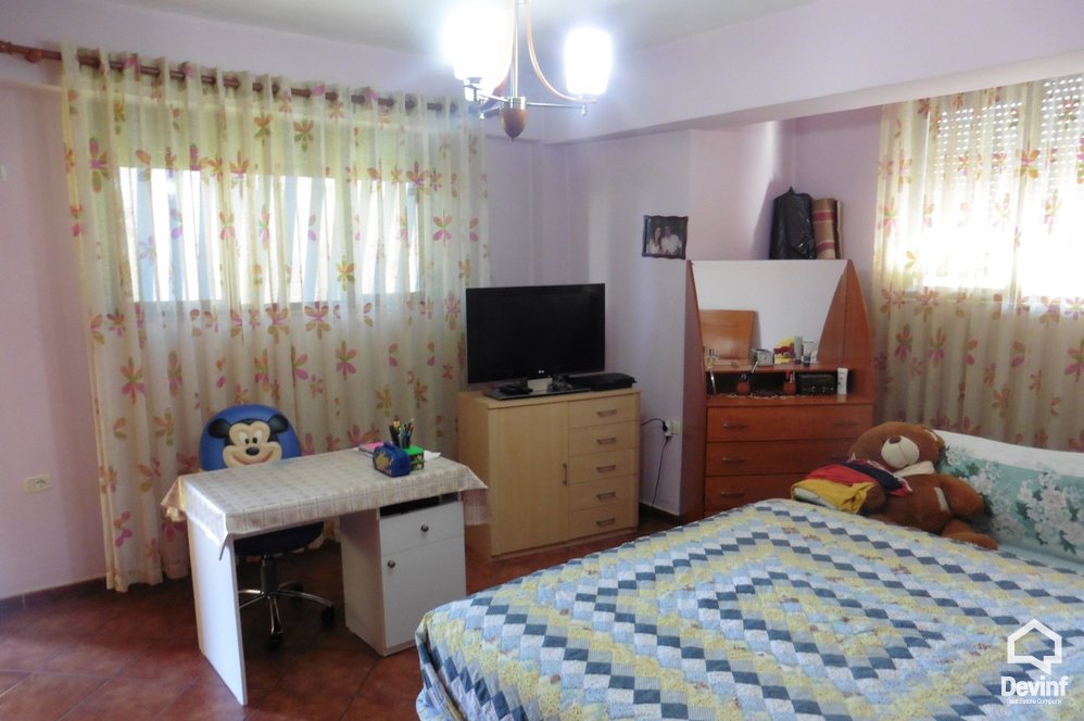 Tirane Shitje Apartament 2+1+A Prane zones se Bllokut apartament