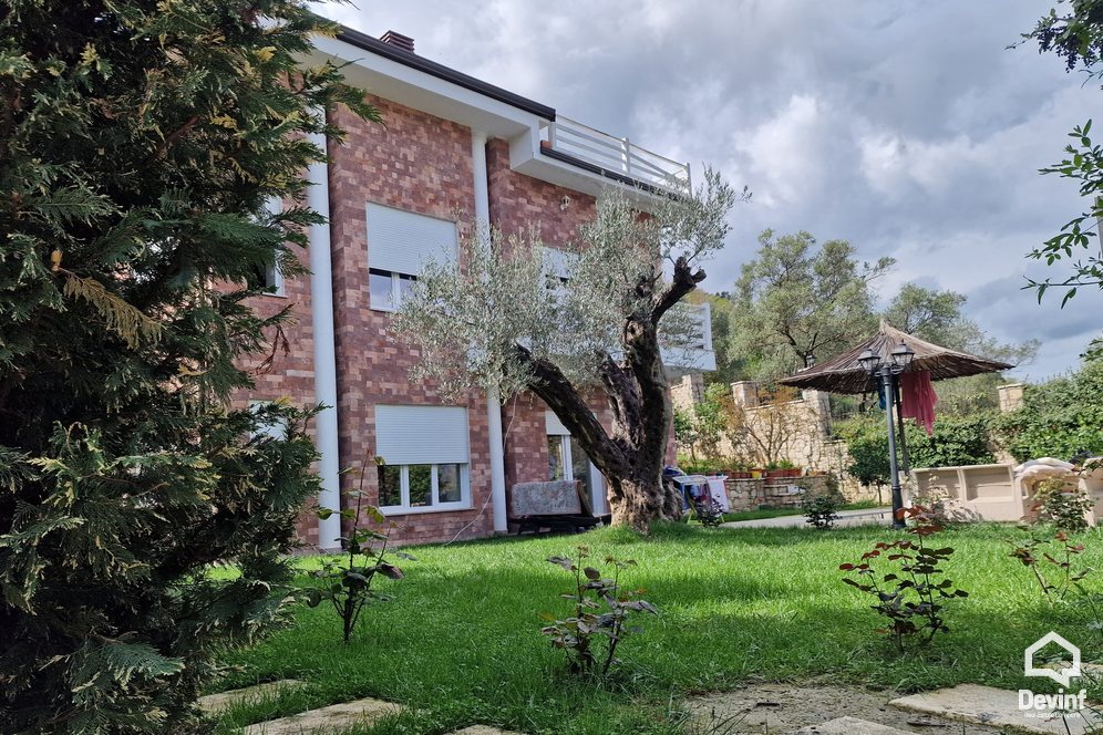 Tirane Shitje Vile Me shume se 4 dhoma Vila ne zonen e Prezes kompleks rezidencial vile