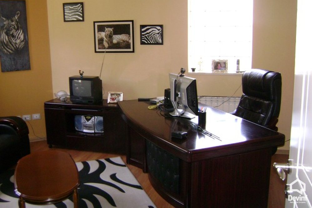 Tirane Shitje Vile Me shume se 4 dhoma Kjo vile rezidenciale ndodhet ne Rr. Elbasanit vile