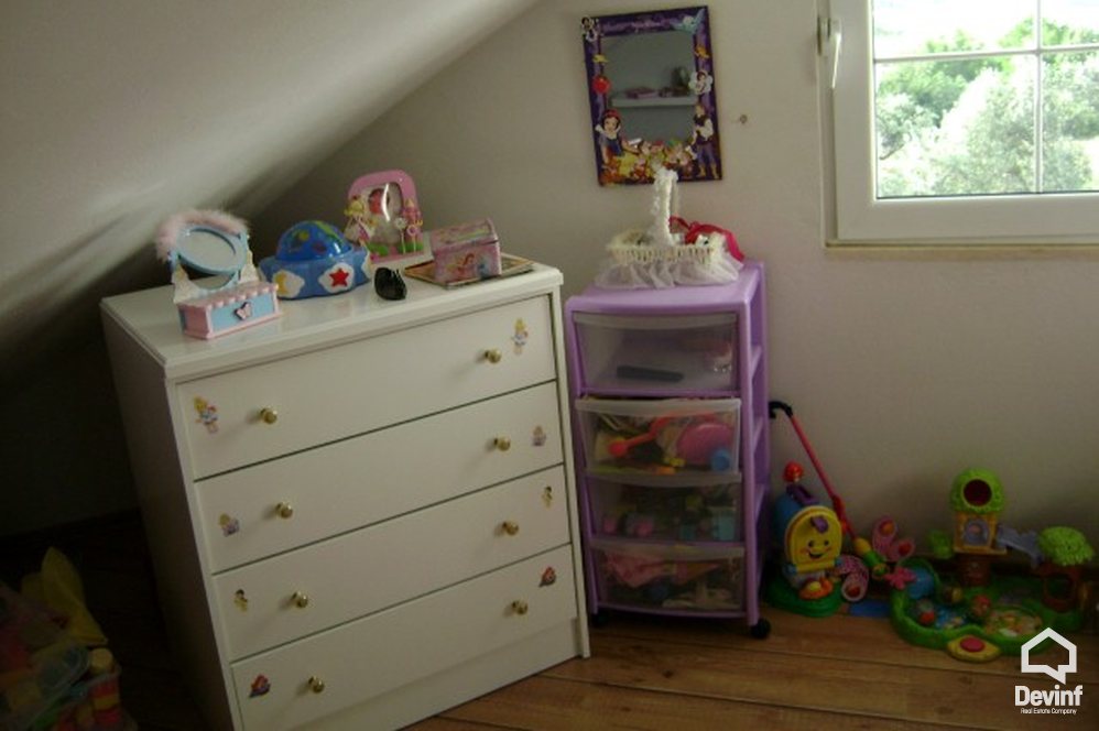 Tirane Shitje Vile Me shume se 4 dhoma Kjo vile rezidenciale ndodhet ne Rr. Elbasanit vile