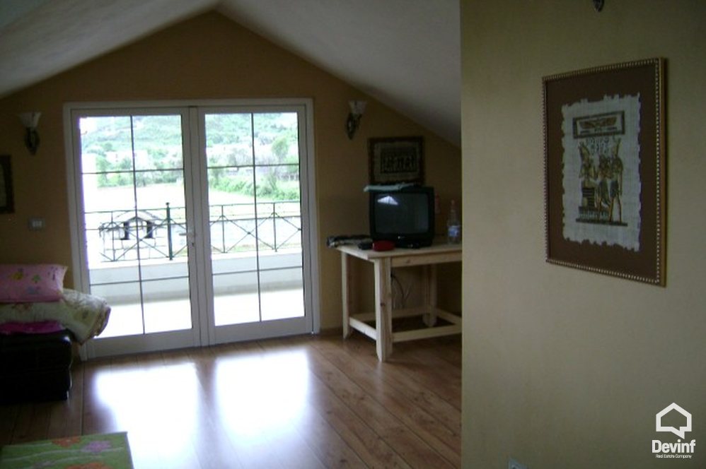 Tirane Shitje Vile Me shume se 4 dhoma Kjo vile rezidenciale ndodhet ne Rr. Elbasanit vile