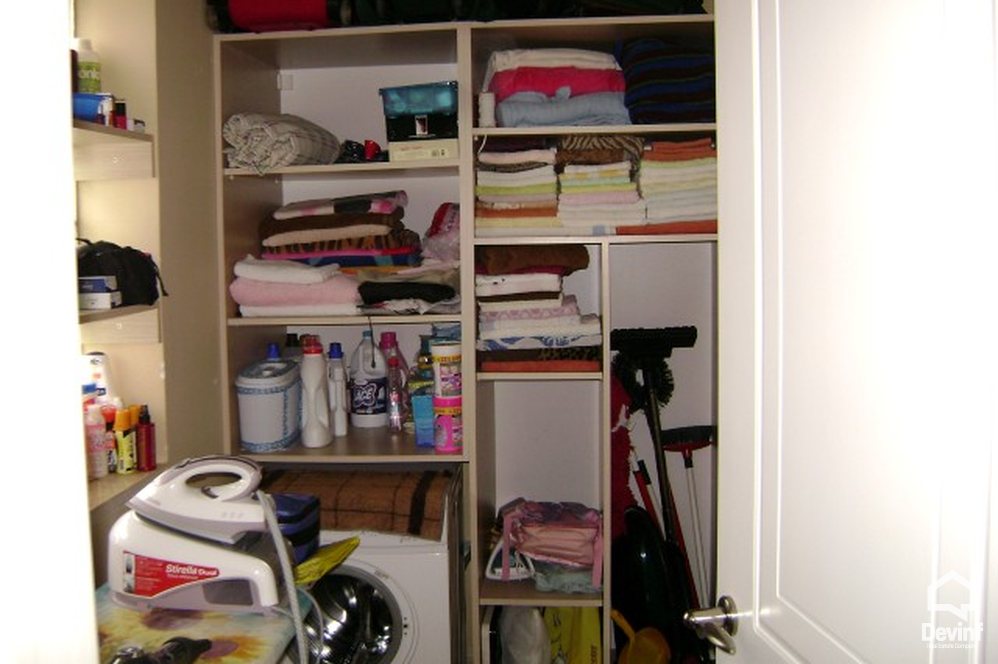 Tirane Shitje Vile Me shume se 4 dhoma Kjo vile rezidenciale ndodhet ne Rr. Elbasanit vile