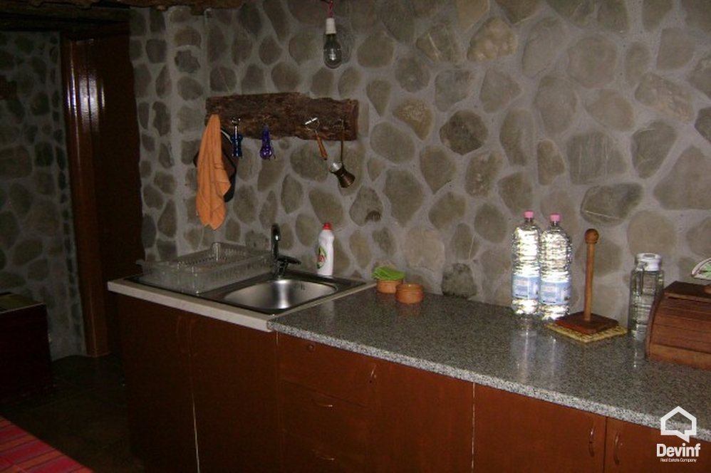 Tirane Shitje Vile Me shume se 4 dhoma Kjo vile rezidenciale ndodhet ne Rr. Elbasanit vile