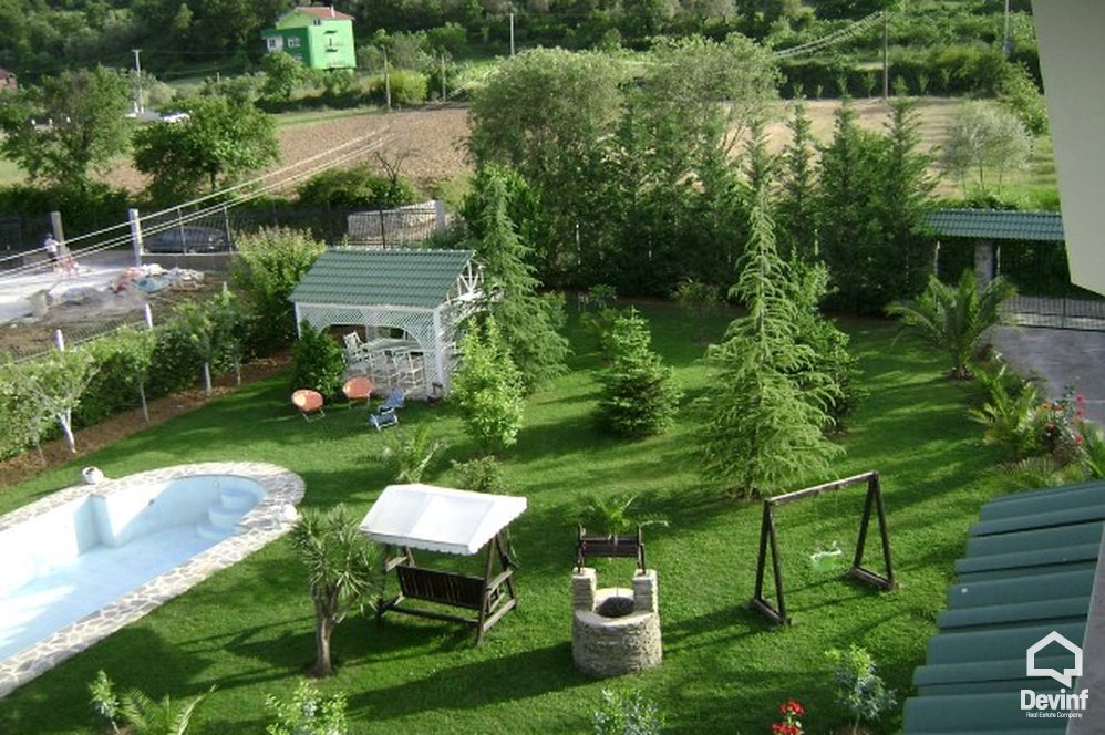 Tirane Shitje Vile Me shume se 4 dhoma Kjo vile rezidenciale ndodhet ne Rr. Elbasanit vile