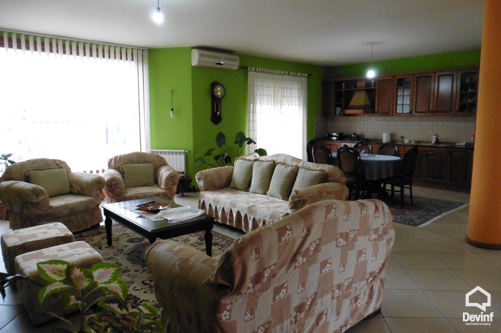 Tirane Shitje Vile Me shume se 4 dhoma Vila ndodhet prane Qendres Boterore Bektashiane, afer Rr. Ali Demi apartament