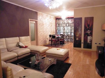 Apartament Shitje Apartament prane Gjimnazit Ismail Qemali