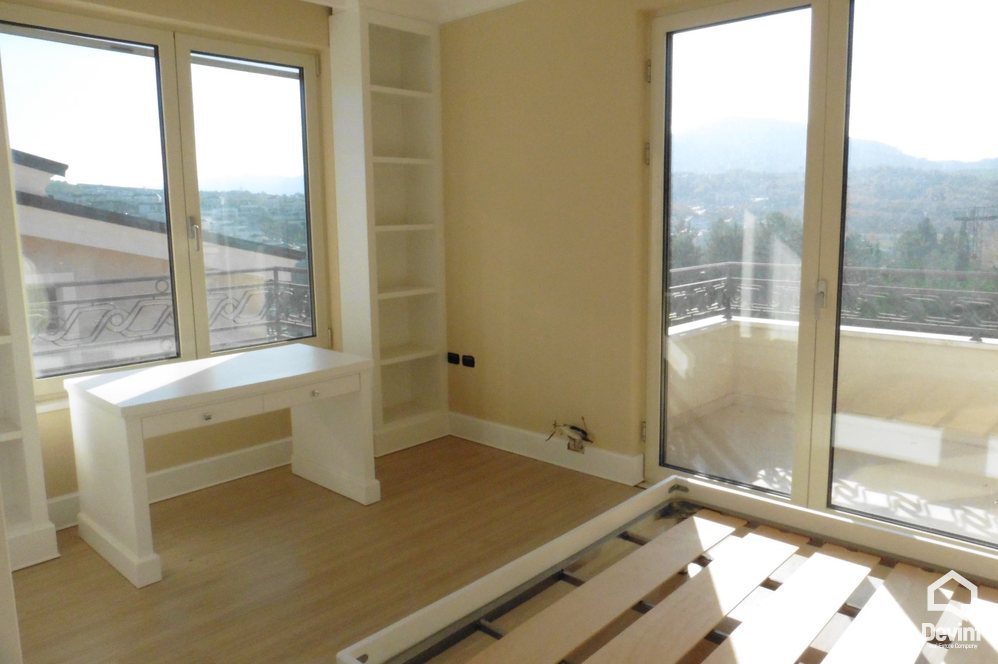 Tirane For Sale Villa Me shume se 4 dhoma Villa near the Tirana East Gate Shopping Mall Residential Complex