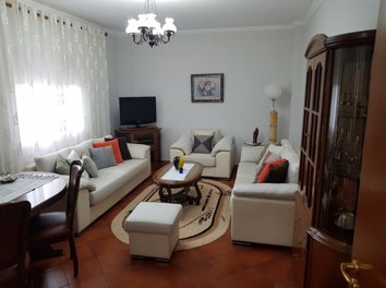 Apartament Qera Bulevardi Bajram Curri, prane Maternitetit te Ri