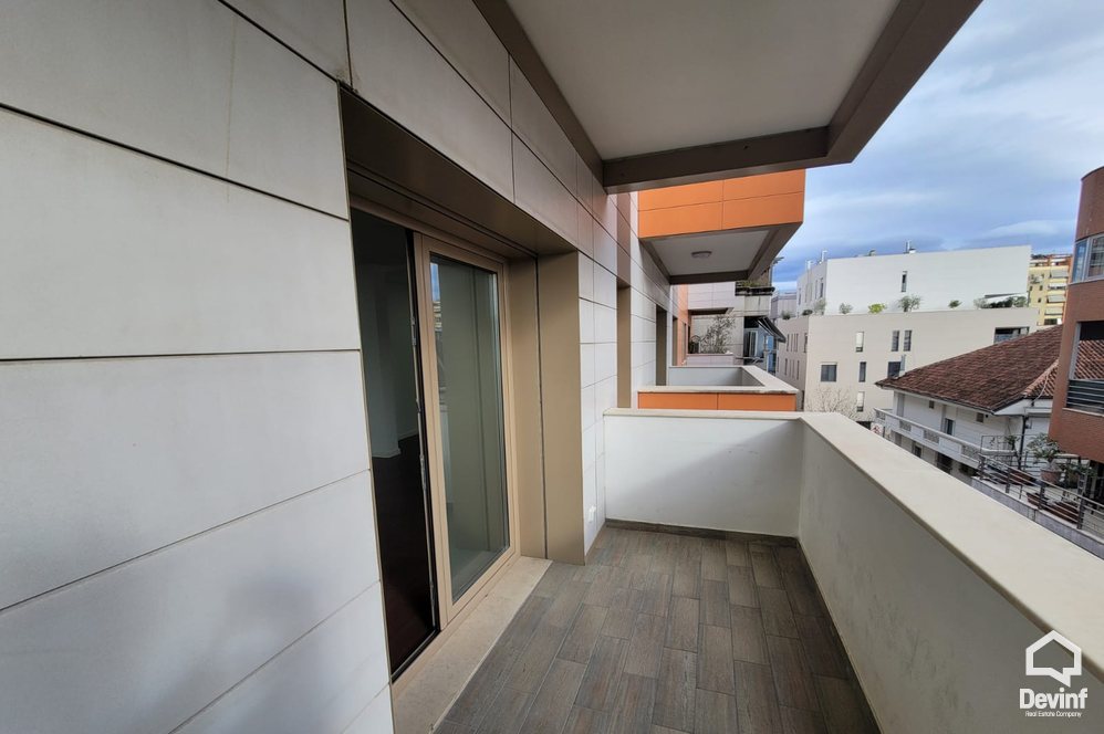 Tirane Qera Zyre  Zyre ne zonen e Radio Televizionit Shqiptar apartament zyre
