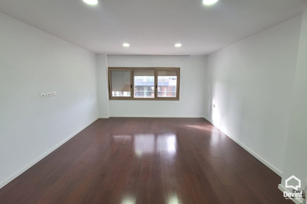 Tirane Qera Zyre  Zyre ne zonen e Radio Televizionit Shqiptar apartament zyre