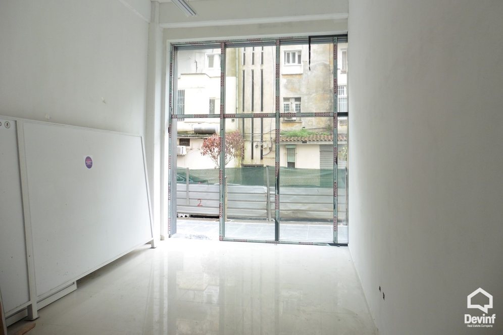 Tirane For Rent Shop  Shop close to Str. Myslym Shyri Office Shop