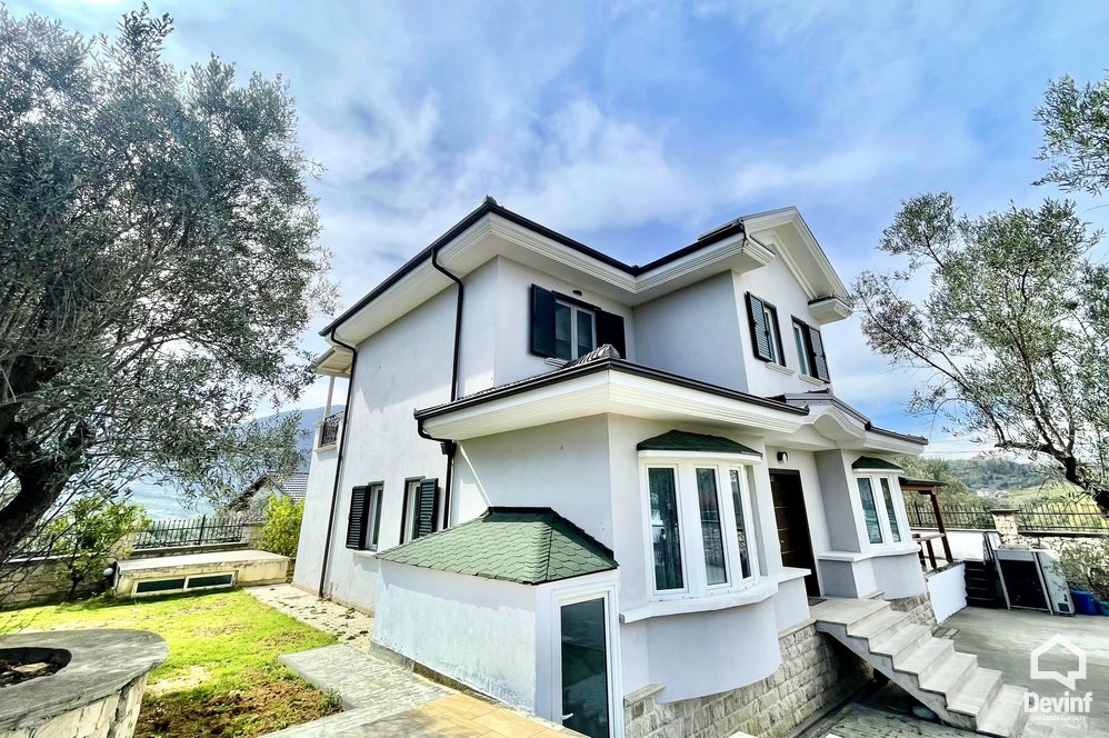 Tirane For Rent Villa 4+1 A villa located in Mullet area, Tirana Villa Residence
