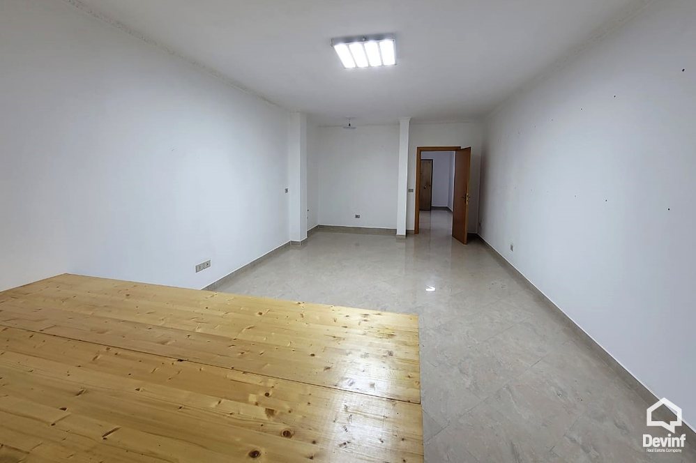 Tirane Qera Zyre 3+1+A Zyre ne zonen e Bllokut apartament zyre