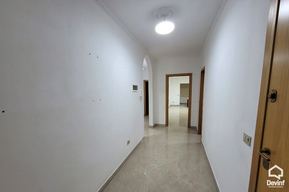 Tirane Qera Zyre 3+1+A Zyre ne zonen e Bllokut apartament zyre