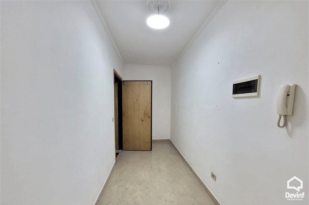 Tirane Qera Zyre 3+1+A Zyre ne zonen e Bllokut apartament zyre