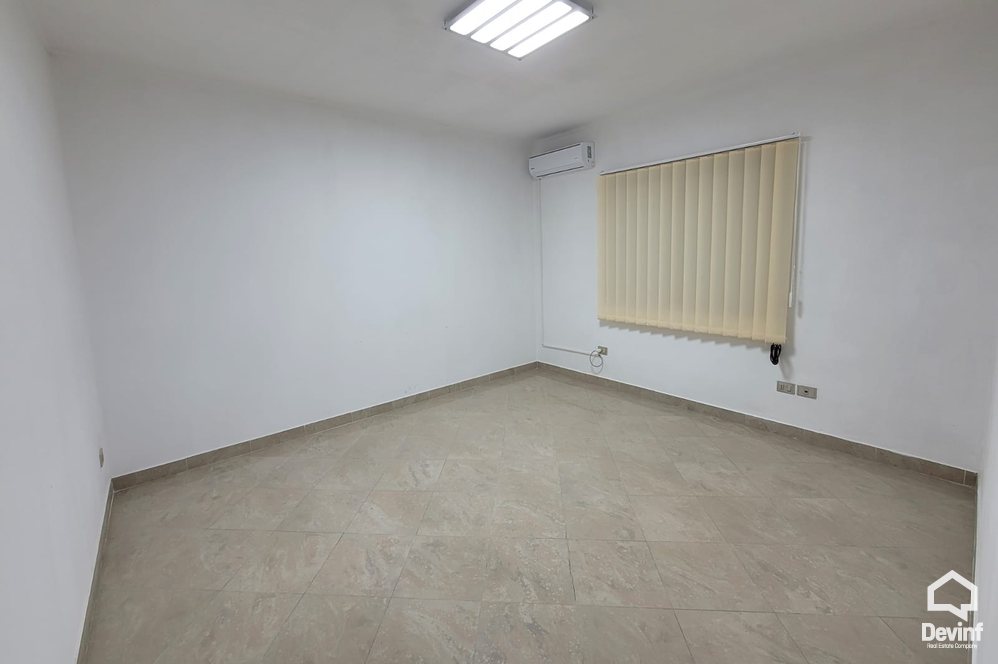 Tirane Qera Zyre 3+1+A Zyre ne zonen e Bllokut apartament zyre