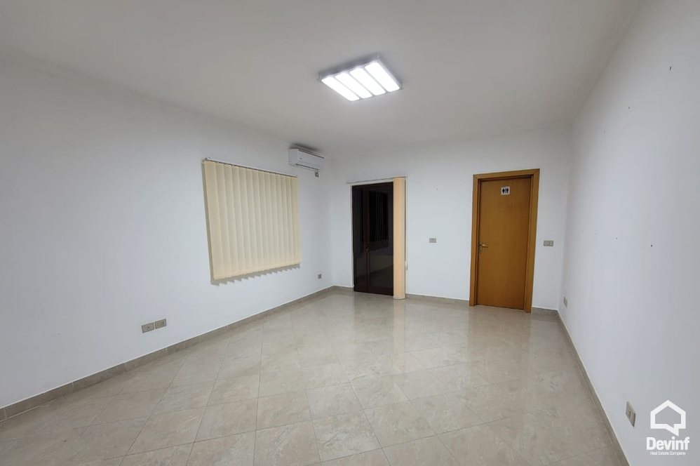 Tirane Qera Zyre 3+1+A Zyre ne zonen e Bllokut apartament zyre