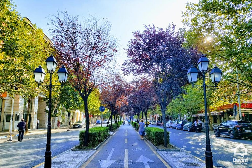 Tirane Qera Dyqan  Njesi tregtare ne Rrugen e Kavajes zyre Banke