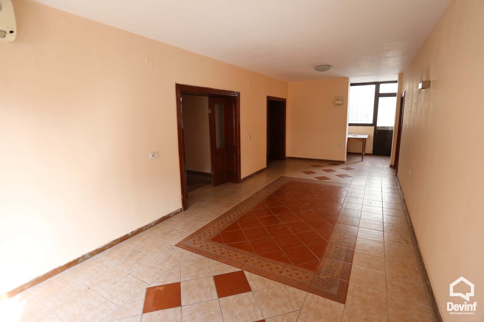 Tirane Shitje Zyre 4+1+A Rruga Don Bosko apartament