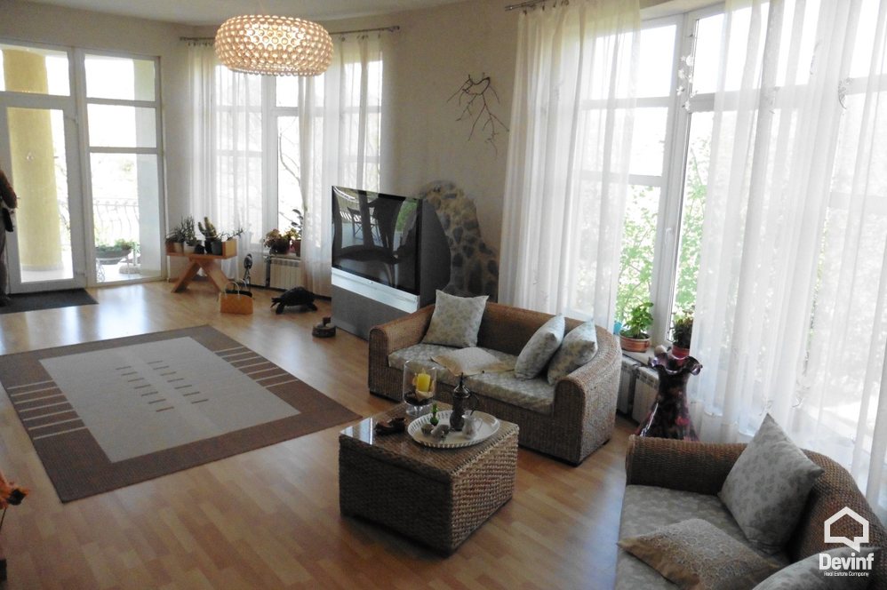 Tirane For Rent Villa Me shume se 4 dhoma The villa is located close to Petrela 