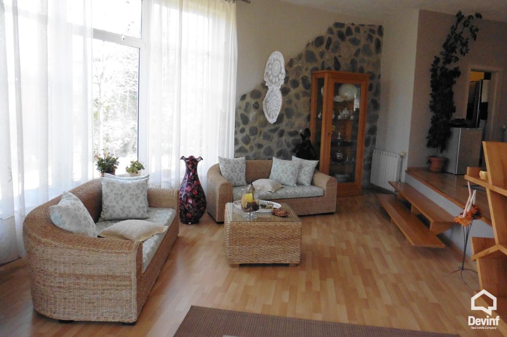 Tirane For Rent Villa Me shume se 4 dhoma The villa is located close to Petrela 