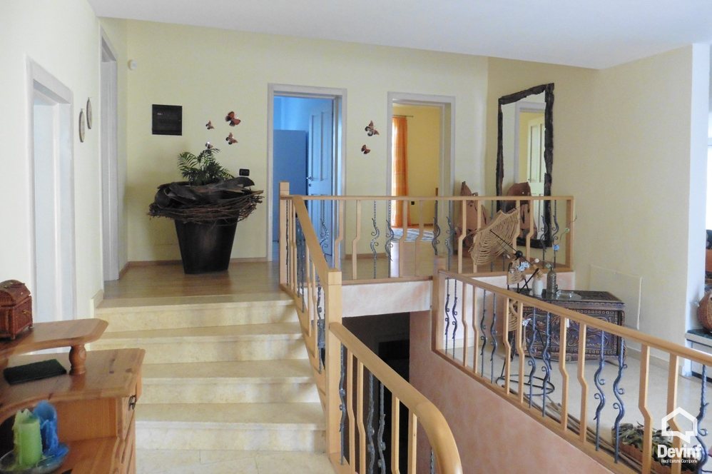 Tirane For Rent Villa Me shume se 4 dhoma The villa is located close to Petrela 