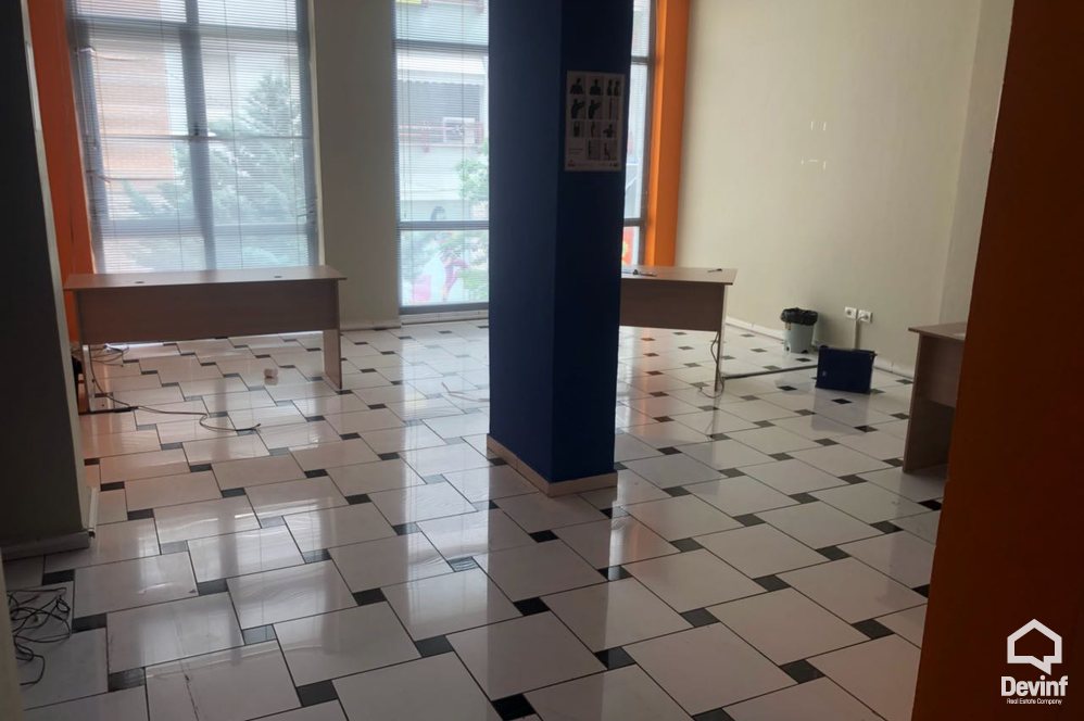 Tirane Qera Dyqan  Prane Liqenit Artificial te Tiranes vile