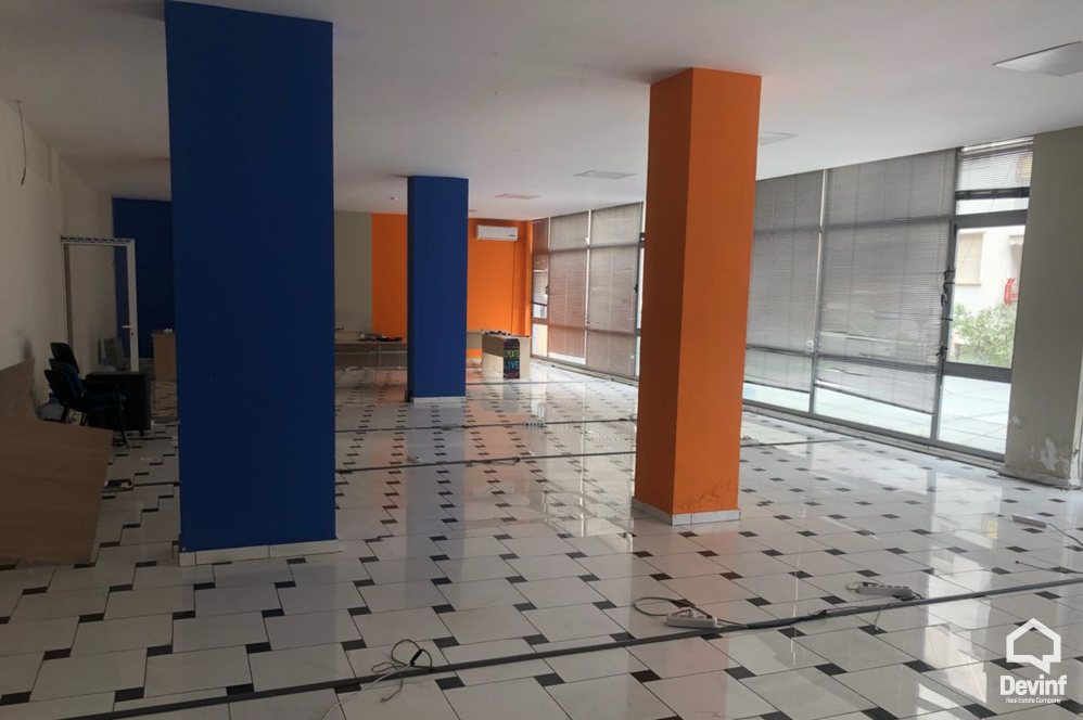 Tirane Qera Dyqan  Prane Liqenit Artificial te Tiranes vile