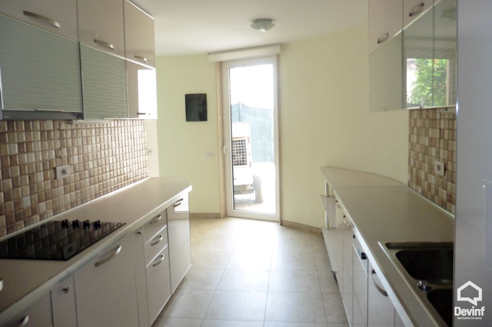 Tirane For Rent Villa 3+1+G Apartment in a house located behind USA Embassy Apartment Villa Floor Villa