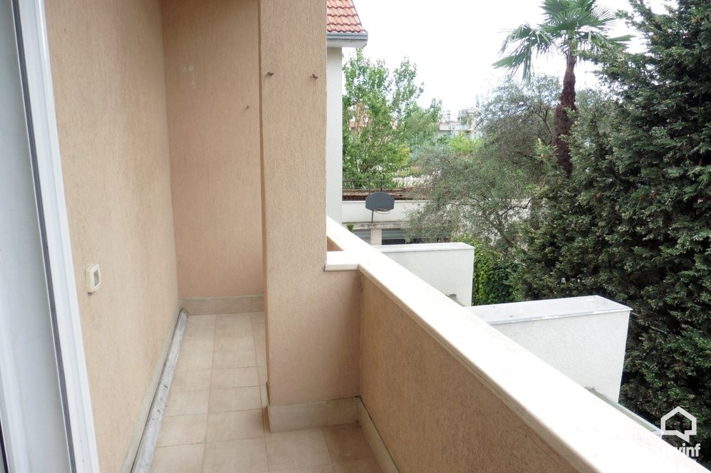 Tirane For Rent Villa 3+1+G Apartment in a house located behind USA Embassy Apartment Villa Floor Villa