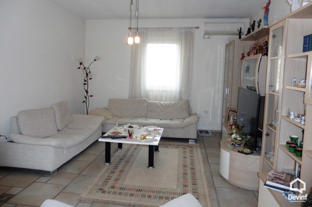 Tirane Qera Apartament 4+1+G Apartament ne vile mbrapa Ambasades Amerikane kat vile apartament papafingo