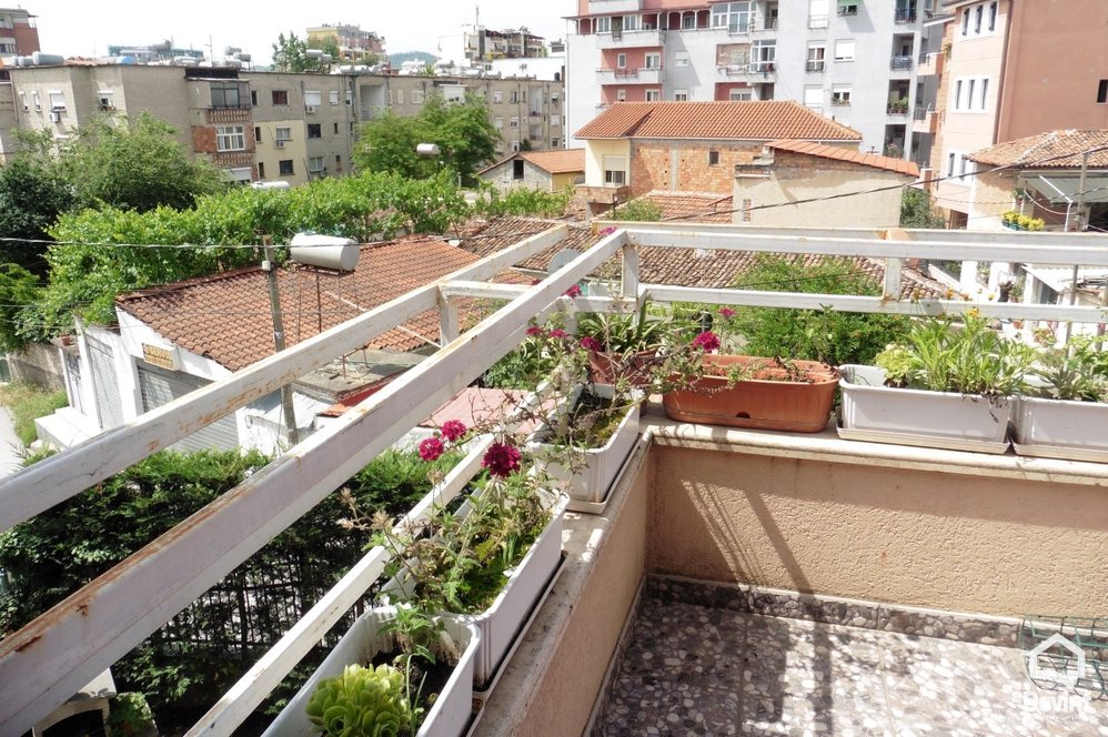 Tirane Qera Apartament 4+1+G Apartament ne vile mbrapa Ambasades Amerikane kat vile apartament papafingo