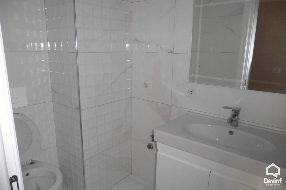 Tirane Qera Apartament 2+1+A Rruga Myslym Shyri apartament zyre