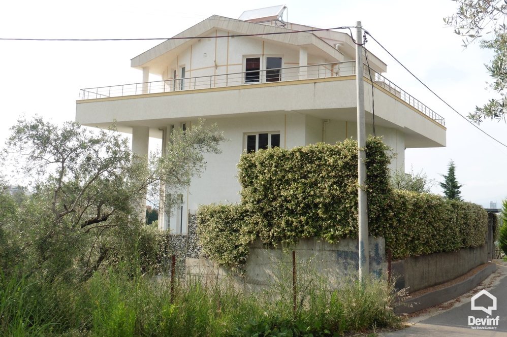 Tirane Qera Vile Me shume se 4 dhoma Vile ne zonen e Kodrave te Liqenit te Tiranes apartament