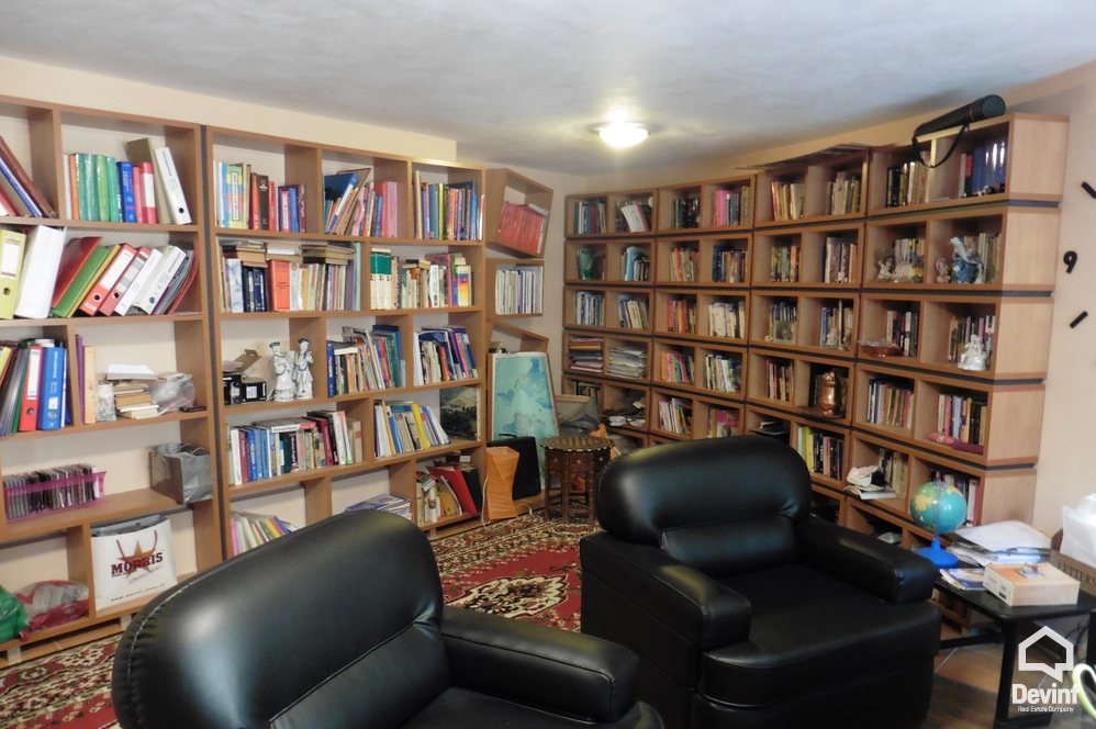 Tirane Qera Vile Me shume se 4 dhoma Vile ne zonen e Kodrave te Liqenit te Tiranes apartament