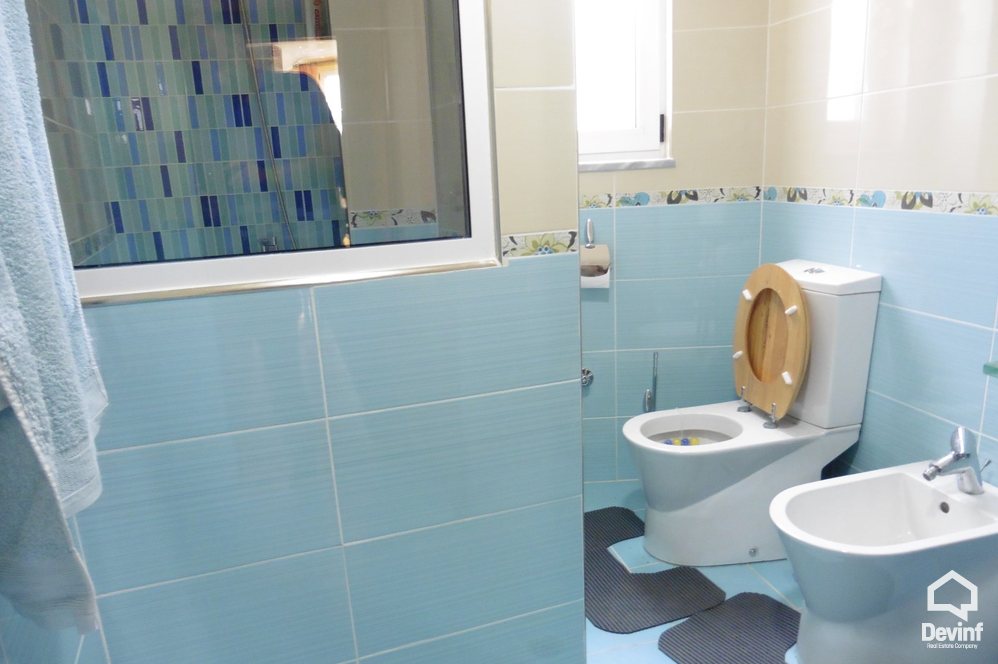Tirane Qera Vile Me shume se 4 dhoma Vile ne zonen e Kodrave te Liqenit te Tiranes apartament