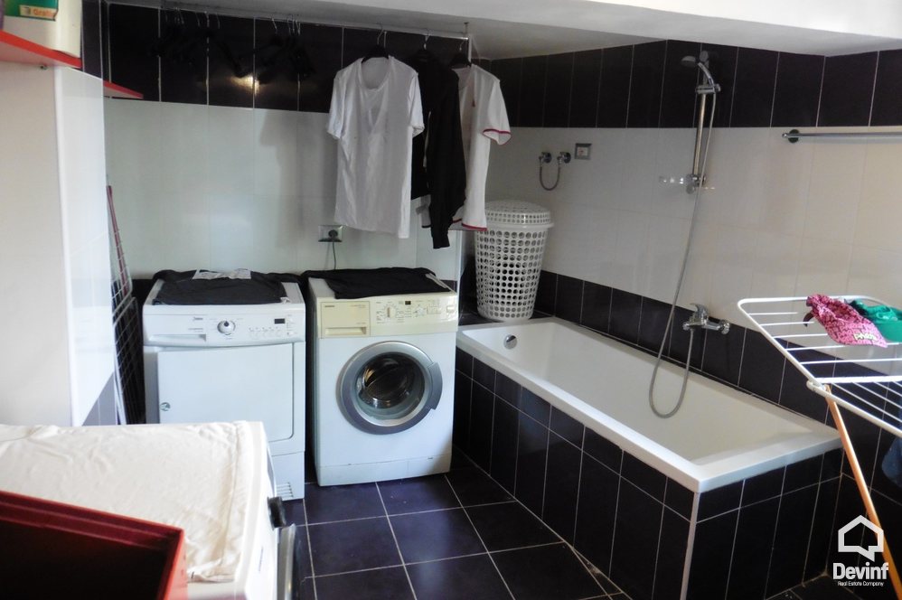Tirane Qera Vile Me shume se 4 dhoma Vile ne zonen e Kodrave te Liqenit te Tiranes apartament