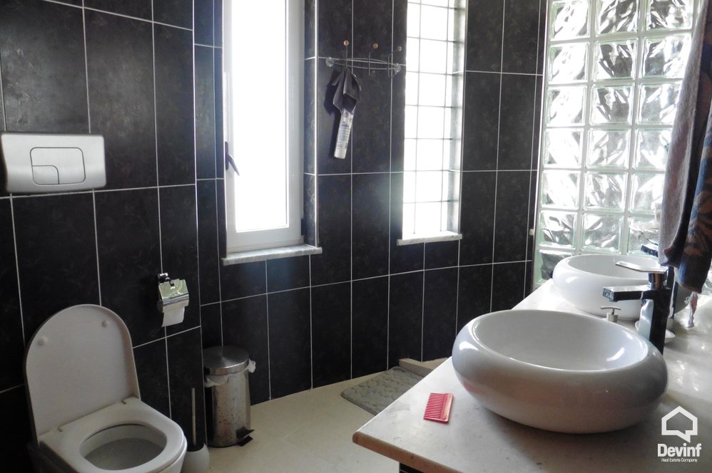 Tirane Qera Vile Me shume se 4 dhoma Vile ne zonen e Kodrave te Liqenit te Tiranes apartament