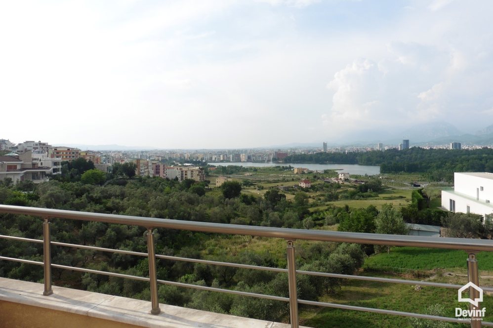 Tirane Qera Vile Me shume se 4 dhoma Vile ne zonen e Kodrave te Liqenit te Tiranes apartament