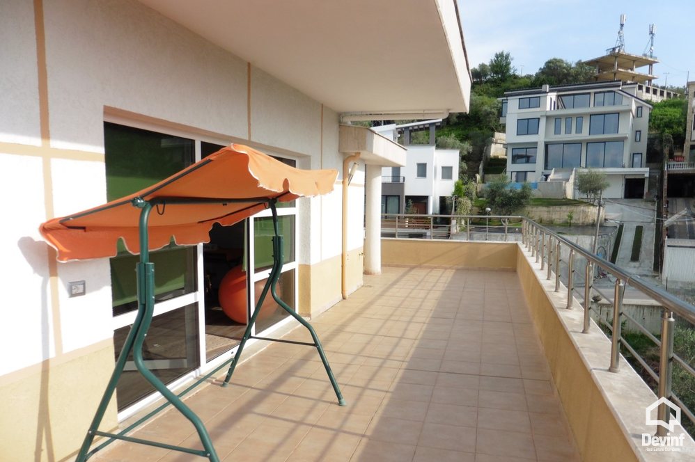 Tirane Qera Vile Me shume se 4 dhoma Vile ne zonen e Kodrave te Liqenit te Tiranes apartament