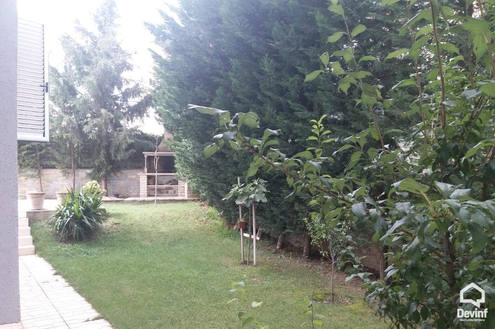 Tirane For Sale Villa Me shume se 4 dhoma Villa in a residential compound in Farka District Villa Residential Complex