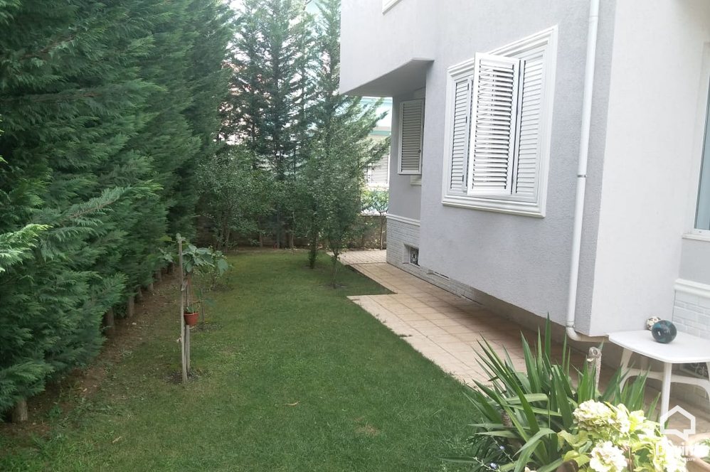 Tirane For Sale Villa Me shume se 4 dhoma Villa in a residential compound in Farka District Villa Residential Complex