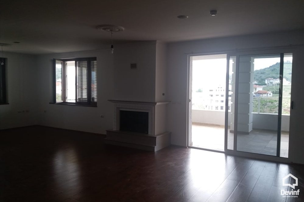 Tirane For Sale Villa Me shume se 4 dhoma Villa in a residential compound in Farka District Villa Residential Complex