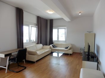 Apartament Qera Ne kompleks rezidencial prane Rr. Elbasanit