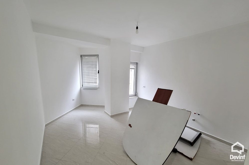 Tirane Qera Zyre 2+1+A Zyre ne qender te Tiranes apartament qender biznesi ndertese multifunksionale