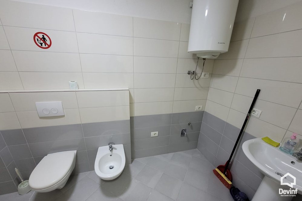 Tirane Qera Zyre 2+1+A Zyre ne qender te Tiranes apartament qender biznesi ndertese multifunksionale