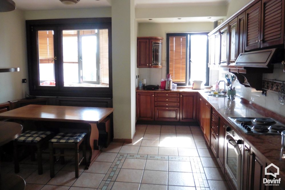 Tirane Qera Apartament 3+1+G Apartament ne zonen e Bllokut apartament