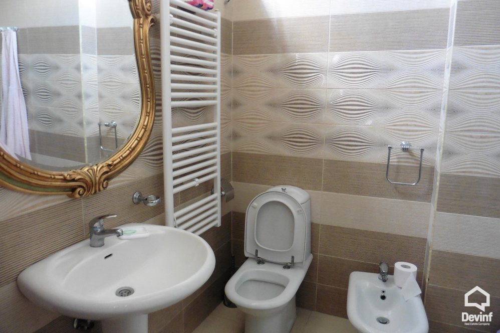 Tirane Qera Apartament 3+1+G Apartament ne zonen e Bllokut apartament