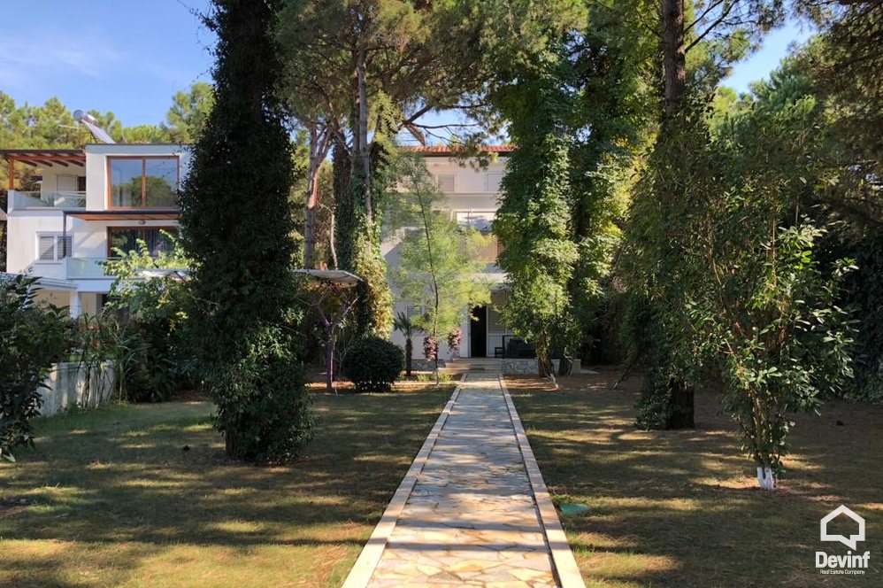 Durres Shitje Vile 4+1+G Kompleks vilash ne Qerret bregdet kompleks rezidencial vile