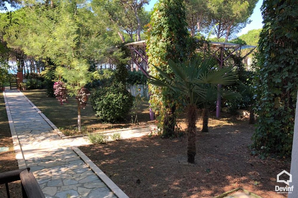 Durres Shitje Vile 4+1+G Kompleks vilash ne Qerret bregdet kompleks rezidencial vile